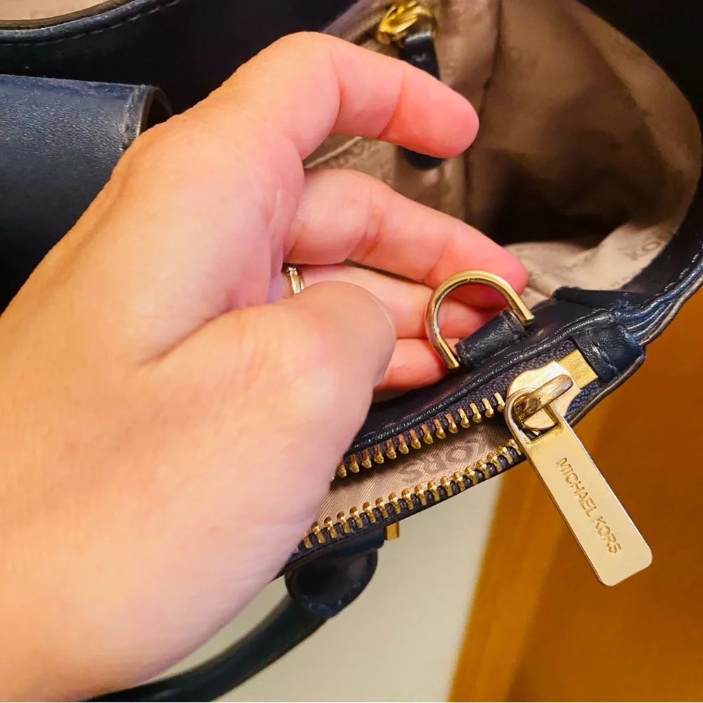 MICHAEL KORS Navy Blue Leather Carolyn Handbag